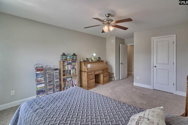 Building Photo - 258 Meadow Saffron Dr