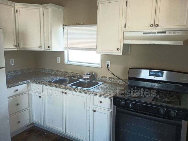 Building Photo - 3311 N Flowing Wells Rd