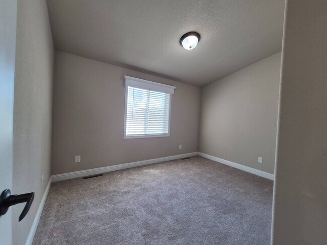 Building Photo - 4240 Hoopa Path