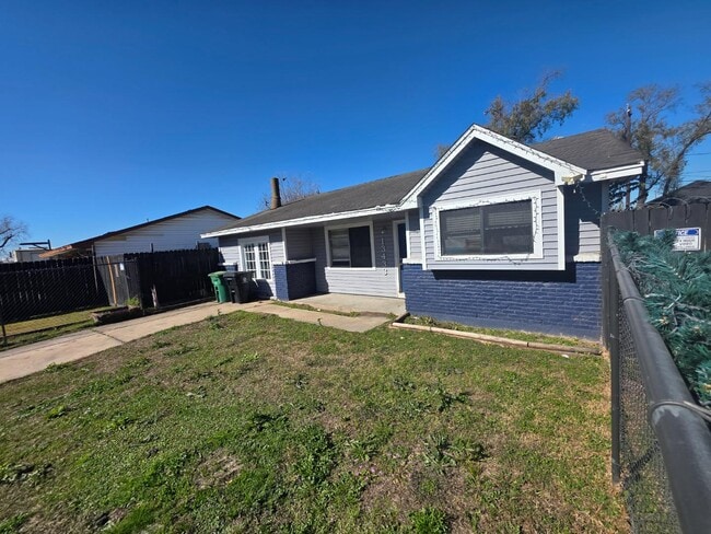 Building Photo - 13433 Topeka St