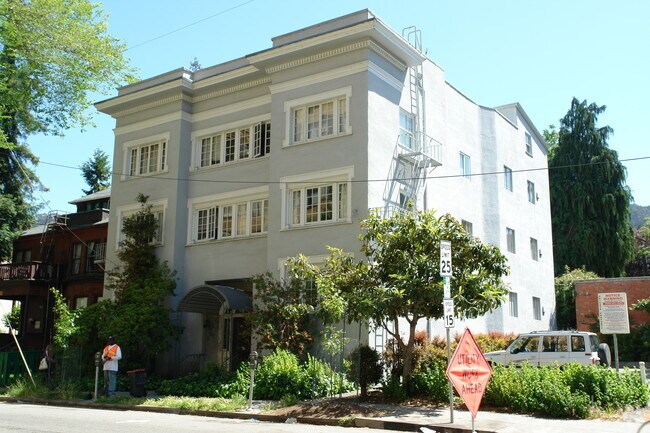 Primary Photo - 2435 College Ave