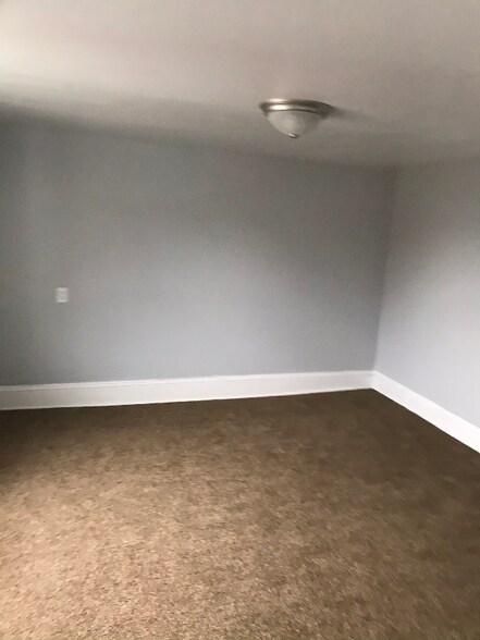 Building Photo - 626 Cemetery Ave