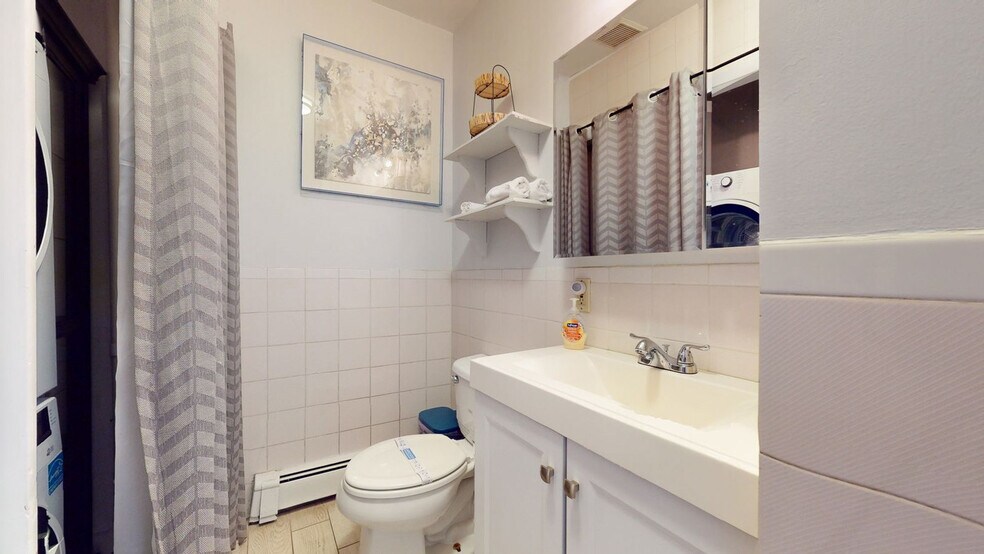 Building Photo - 1002 Tremont St