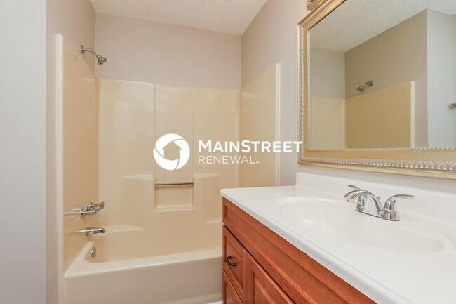 Building Photo - 4 Bedroom Pet-Friendly Home in GOODLETTSVILLE, TN with Main Street Renewal
