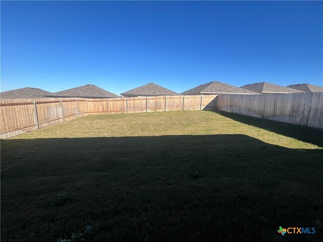 Building Photo - 321 Cottonmouth Ln