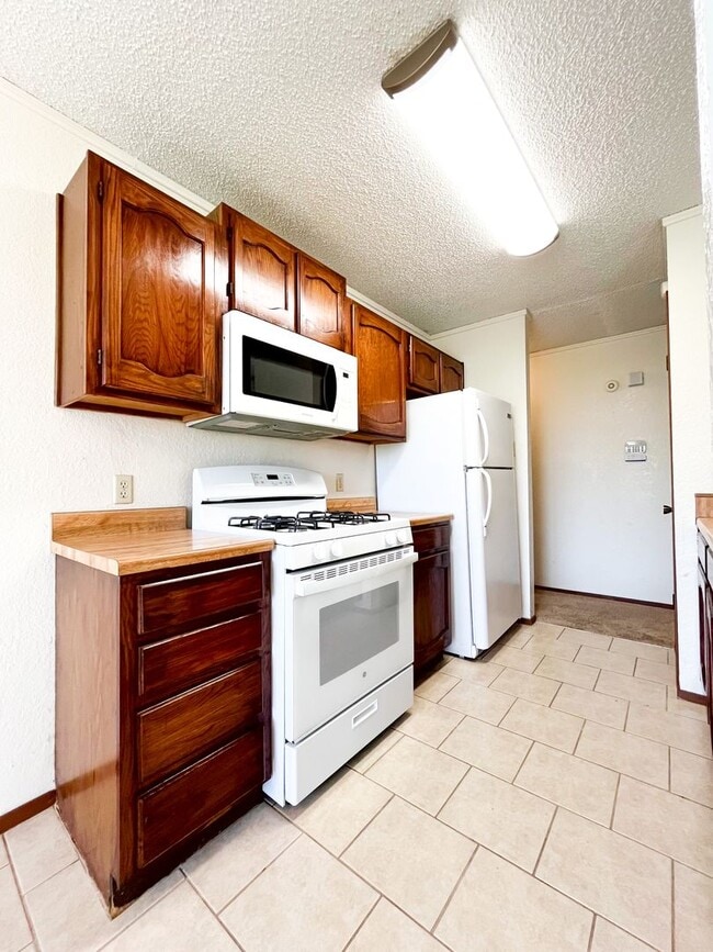 Building Photo - Available NOW!!!! Gorgeous 1 story, 3 bedroom, 2 bath, 2 car garage home with garage door opener....