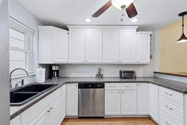 Building Photo - 3663 Longmeadow