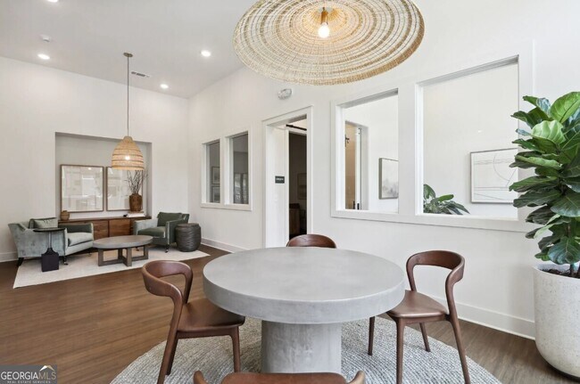 Building Photo - 75 Overlook Pkwy SE