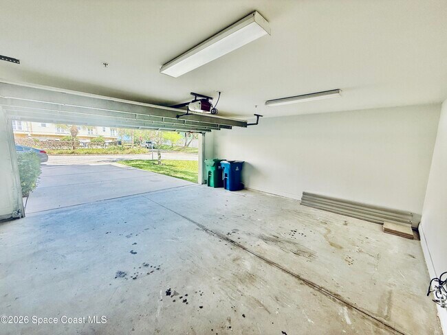 Building Photo - 860 Vignoles NE Ave