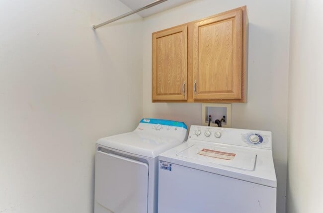 Building Photo - 5130 Freeport Ct