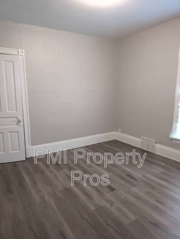 Building Photo - 2132 N 40th St