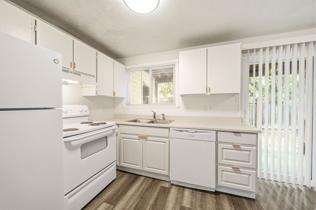 Building Photo - 3420 SW 125th Avenue Beaverton, OR 97005