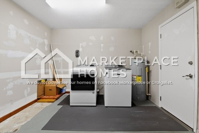 Building Photo - 114 Oak Ct