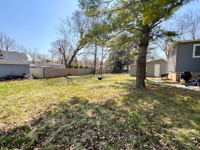 Building Photo - 721 Dean St