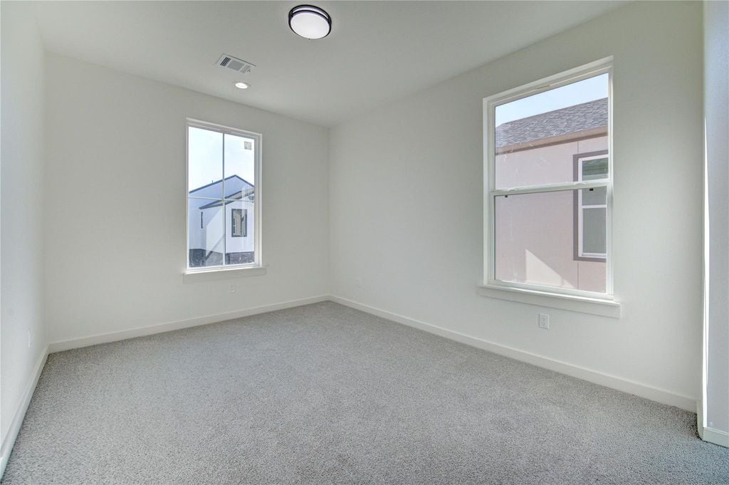 Building Photo - 2903 El Fenice Ln