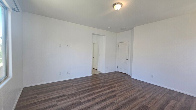 Building Photo - Spacious 4 Bedroom Home with Open Layout & Stunning Backyard