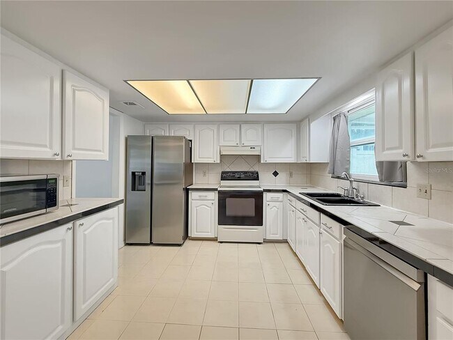 Building Photo - 7308 Wethersfield Dr
