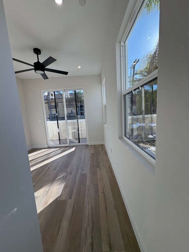 Building Photo - 258 Donax Ave