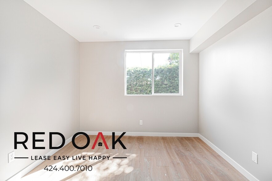 Building Photo - 4506 Esmeralda St