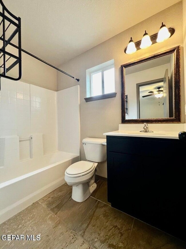 Building Photo - 12777 Tre Maximiliano Ave