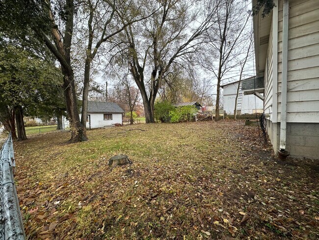 Building Photo - 101 S Buchanan St