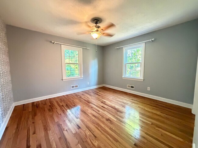 Building Photo - The 3 Bedroom In St. Matthews You've Been Looking For!