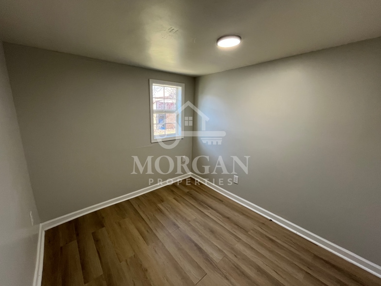 Building Photo - 910 S 13th St