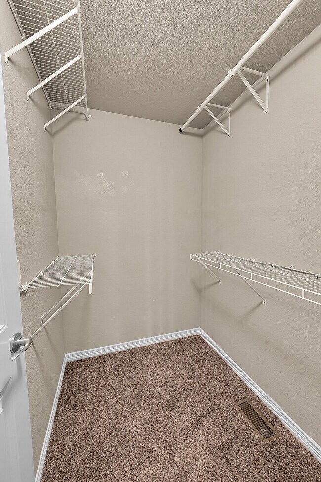 Building Photo - $2,550 - 4 Bed, 3 Bath Home in Colorado Sp...
