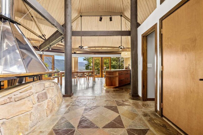 Building Photo - 1816 Bear Spgs Wy