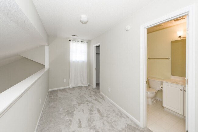 Building Photo - 3 Bedroom 3 Bath Single Family Home in Bridges of Summerville - Summerville