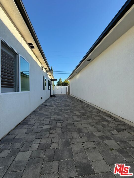 Building Photo - 10905 Olinda St