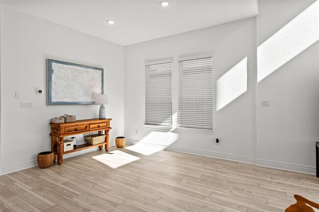 Building Photo - 481 Darley Oak Dr