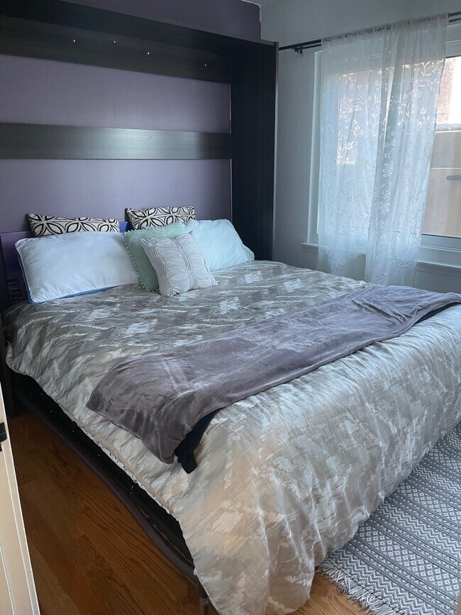 Guest Bed - 2301 Cherry St