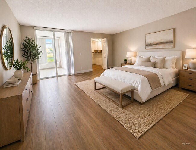 Building Photo - 370 NW 76th Ave