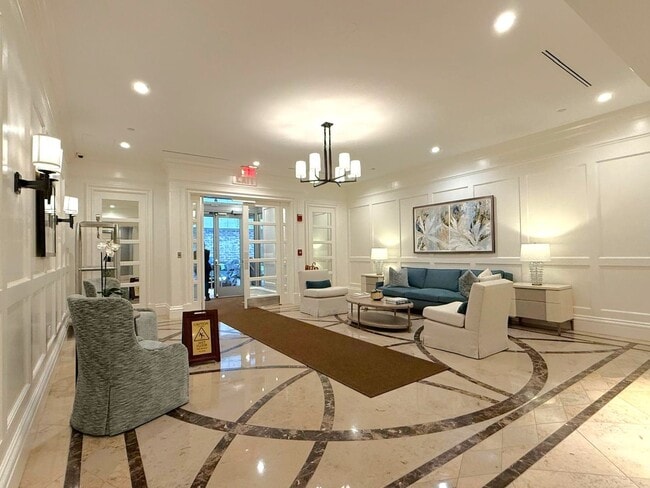 Building Photo - Elegant Back Bay Living in Full-Service La...