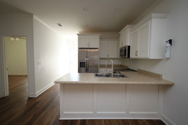 Building Photo - 2304 Mimosa Dr