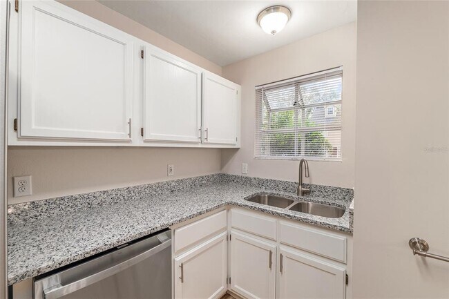 Building Photo - 9755 SW 52nd Rd