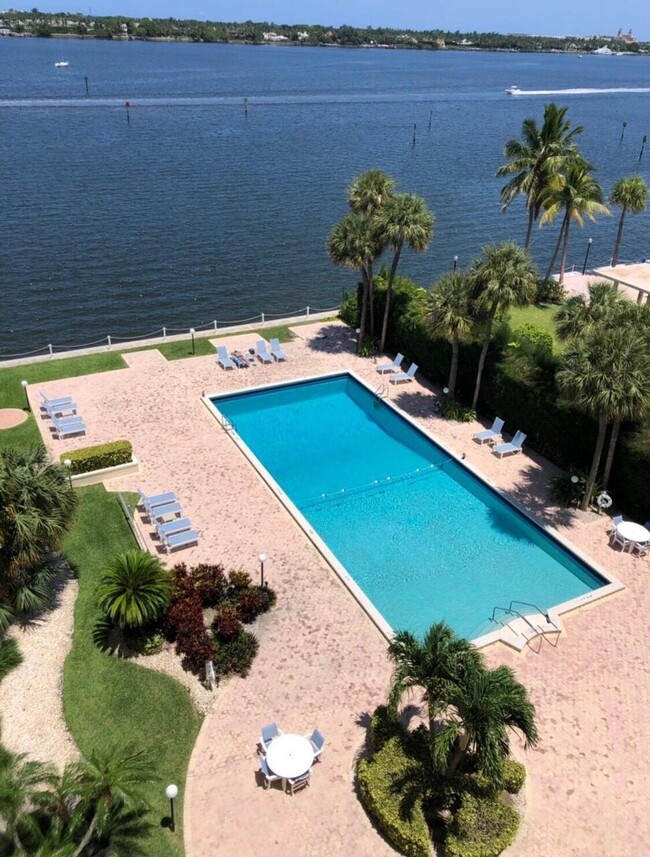 Building Photo - 2800 N Flagler Dr
