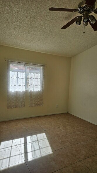Building Photo - 3557 Skyway Ct