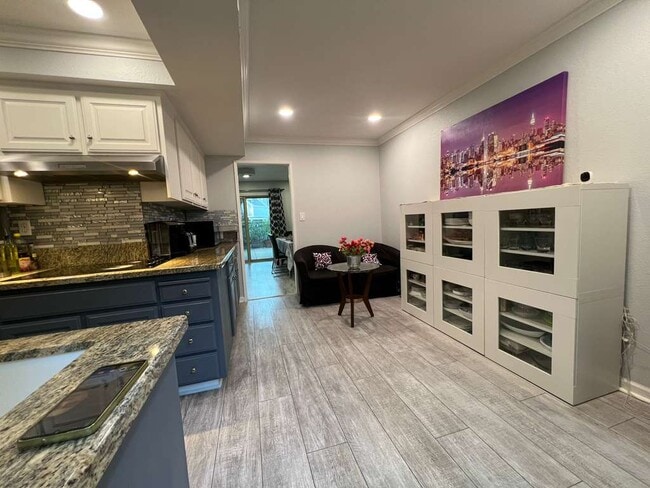 Building Photo - 7551 Maywood Dr