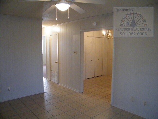 Building Photo - 406 Cherrie Ave