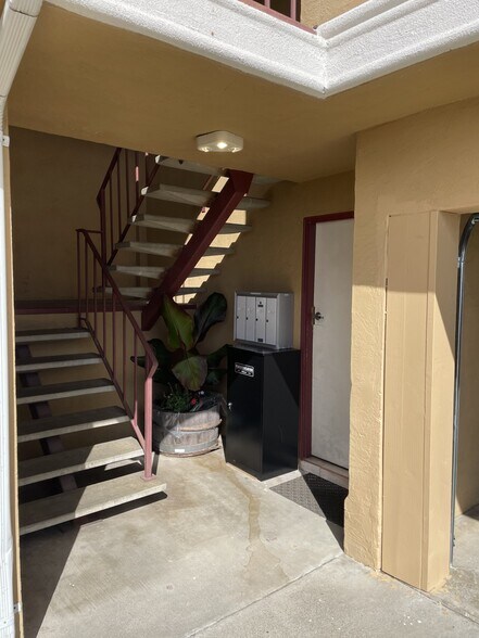 Building Photo - 8079 Greenridge Dr