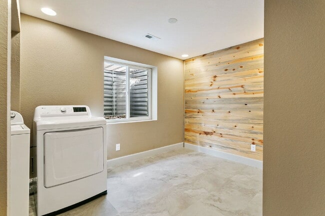 Building Photo - 5145 Stone Fence Dr