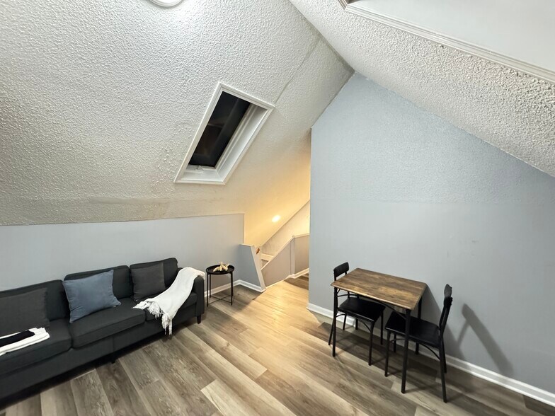 Building Photo - 23 Pond Lily Ave