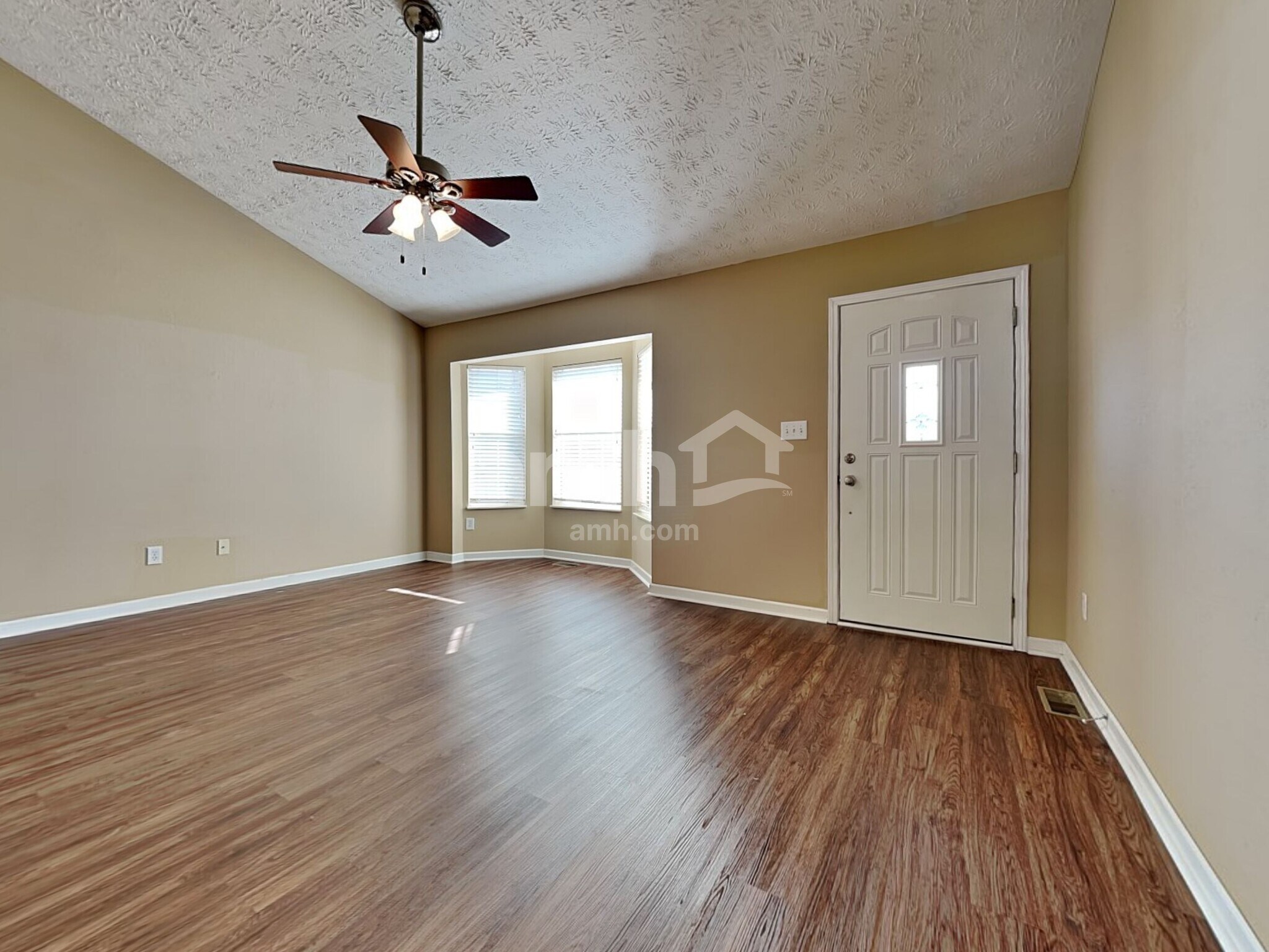 Building Photo - 1324 Hunters Way Ct