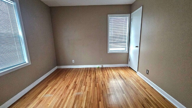 Building Photo - "Excellent 3-Bedroom Townhouse Retreat in St. Louis Park - 1359 Sq Ft of Comfort!"