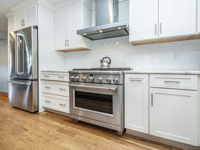 Building Photo - 17 Winans Pl