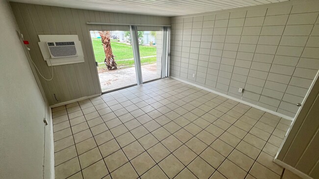 Building Photo - "Second Month of Rent FREE" Charming Studi...
