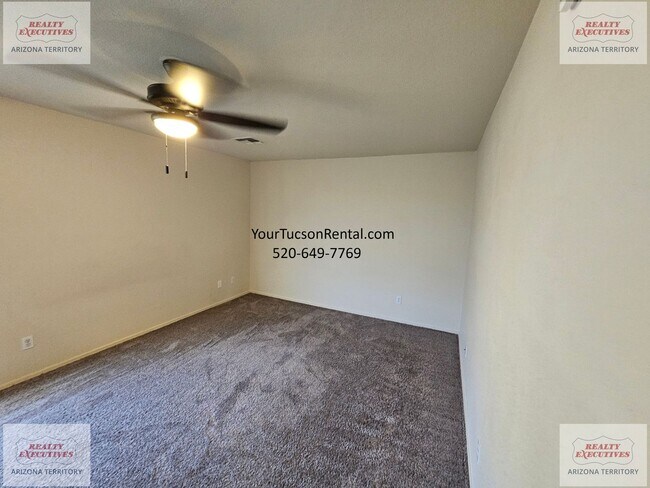 Building Photo - 3/2 & a Loft, AC off of River Road near Oracle Road