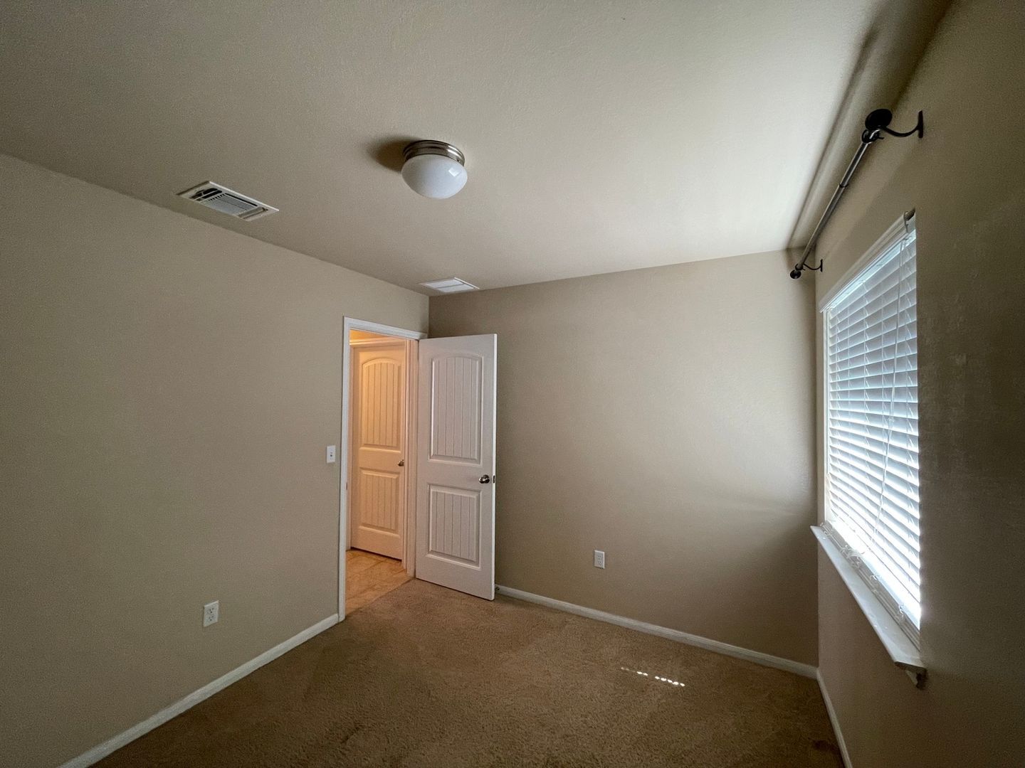 Building Photo - 1413 Blake St